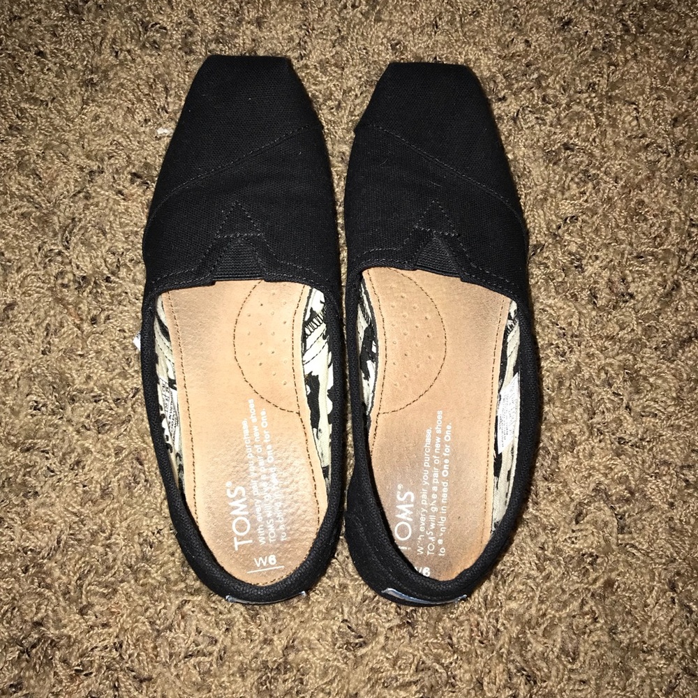 Womens toms